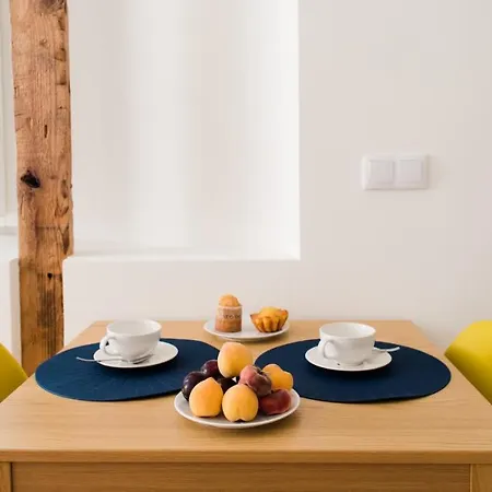Plum Guide - Some Like It Squared Apartment Lisbon